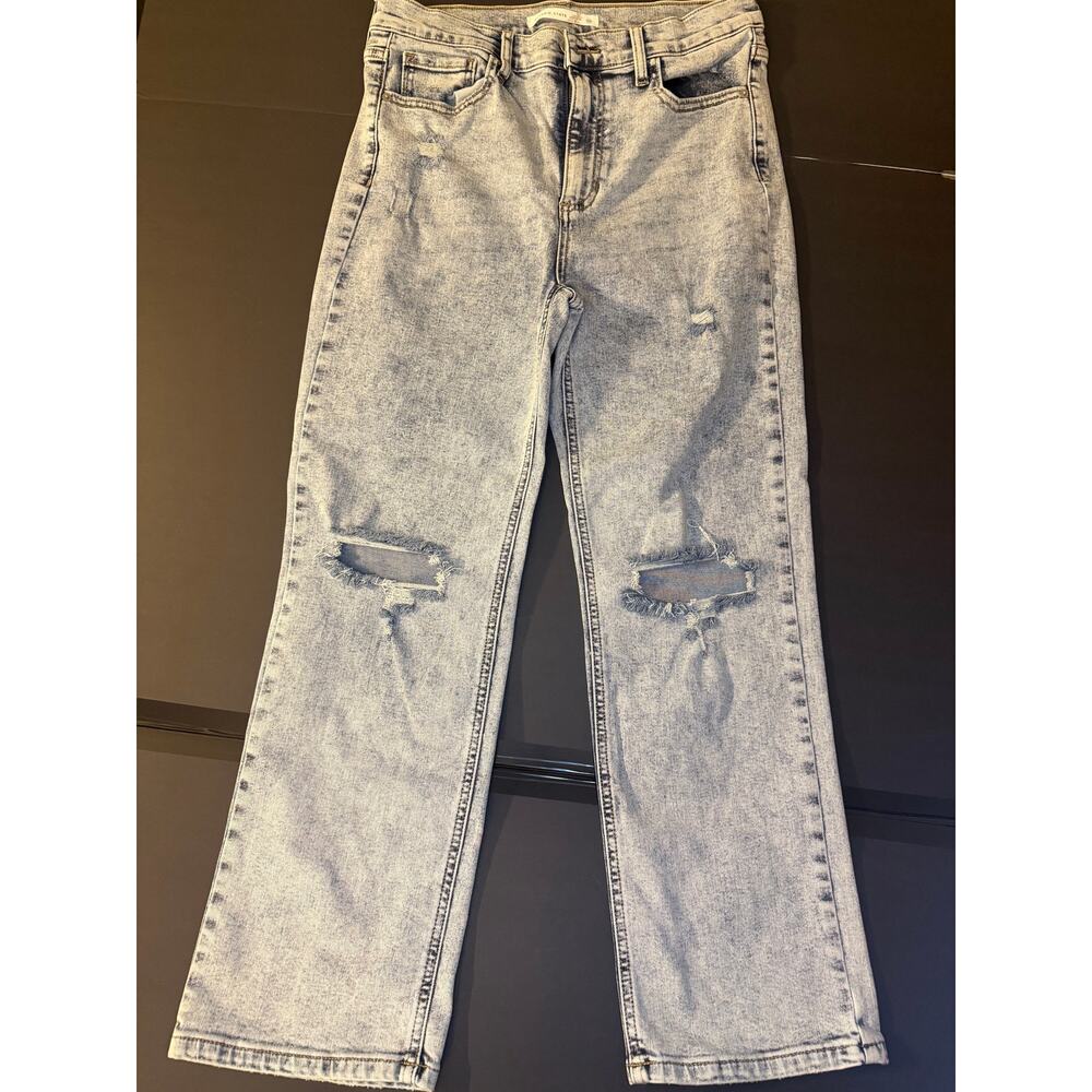 Altar’d State Women’s High‑Rise Distressed Jeans – Size 29 – Light Gray Wash